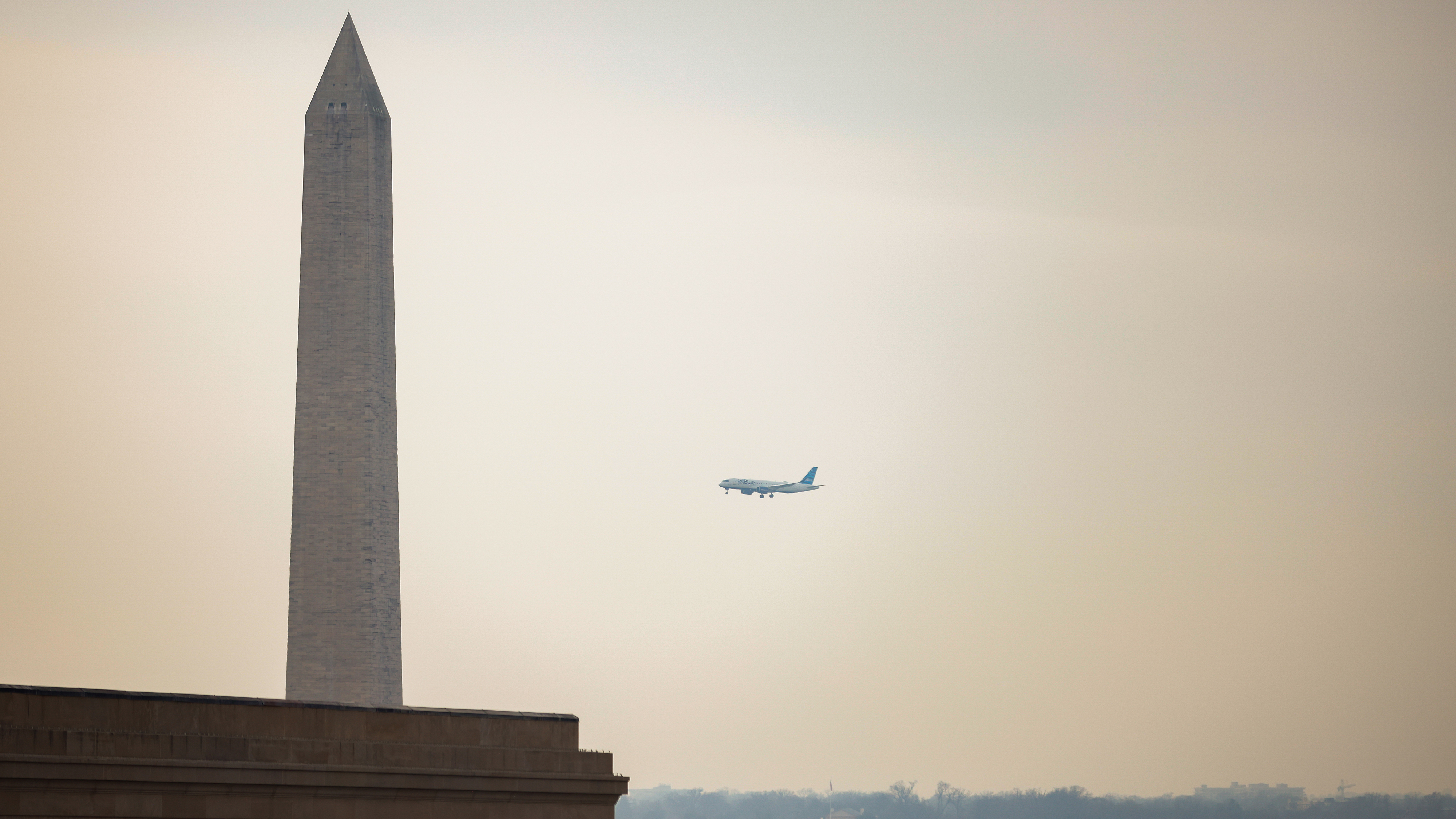 Airline pilot hiring shows renewed momentum