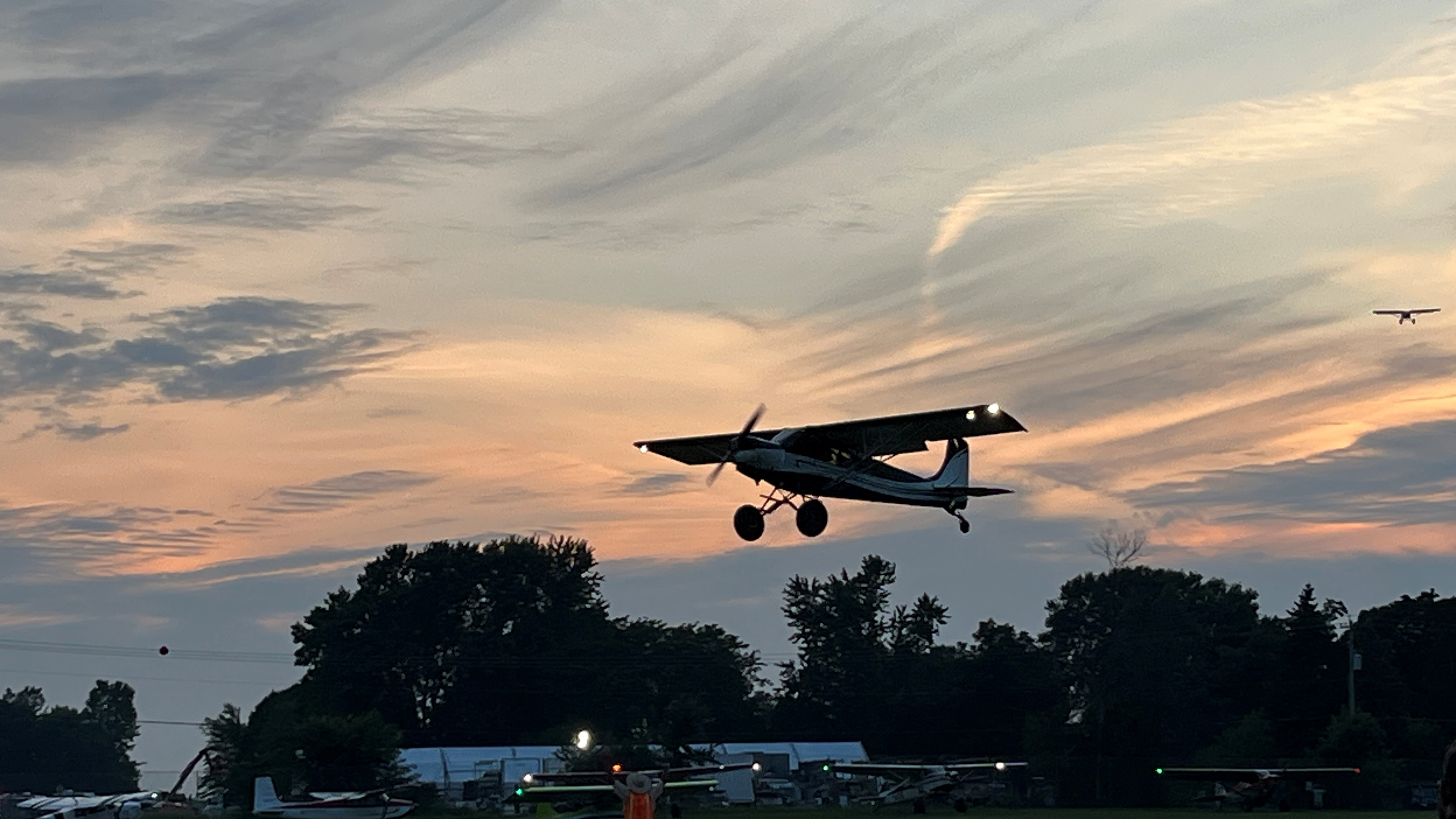 Aircraft Maintenance: Night flight preparations